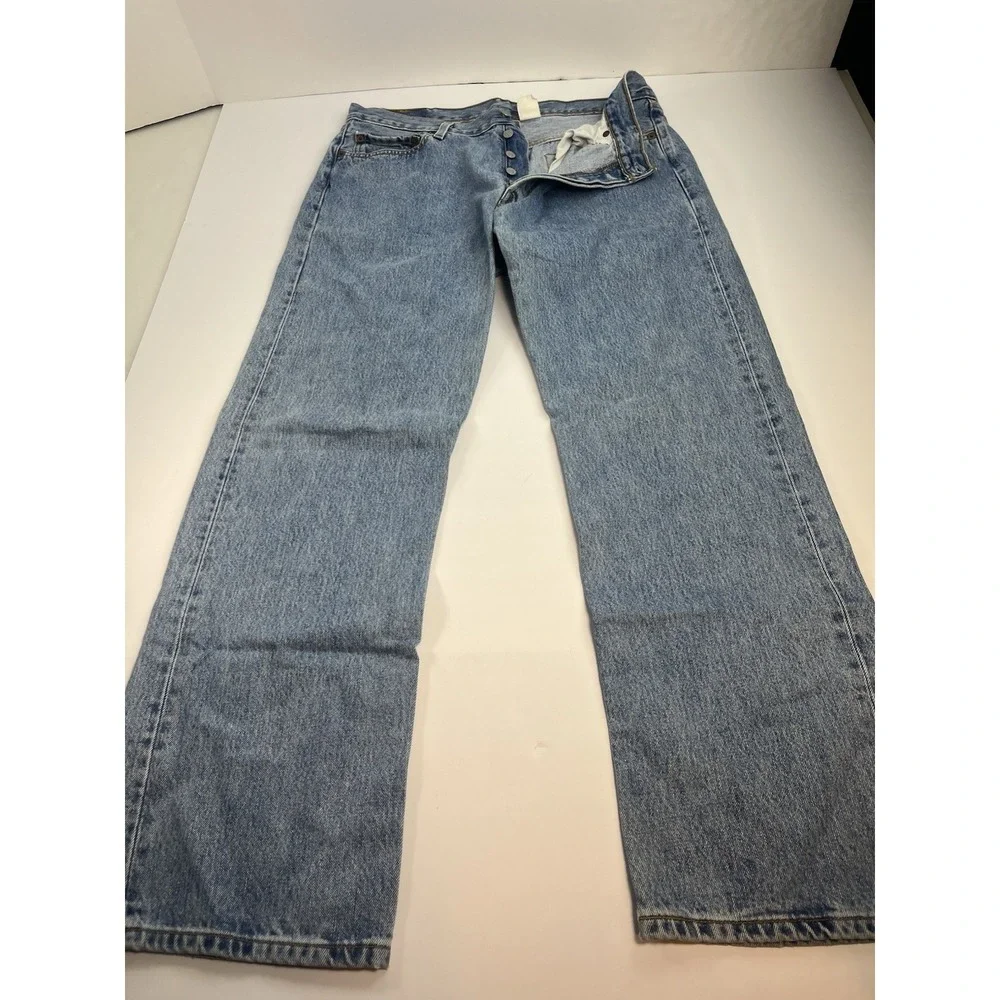 Levis 501 Jeans Mens 34x31 Blue Button Fly Medium Wash Denim Y2K Vintage